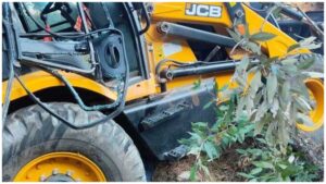 Deoria JCB accident damaged vehicles drunk driver
